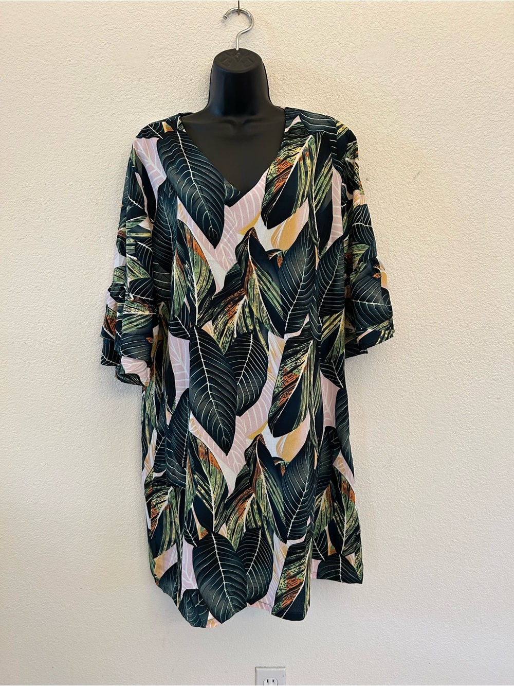 Tropical Leaf V-Neck  Dress in Black & Green
